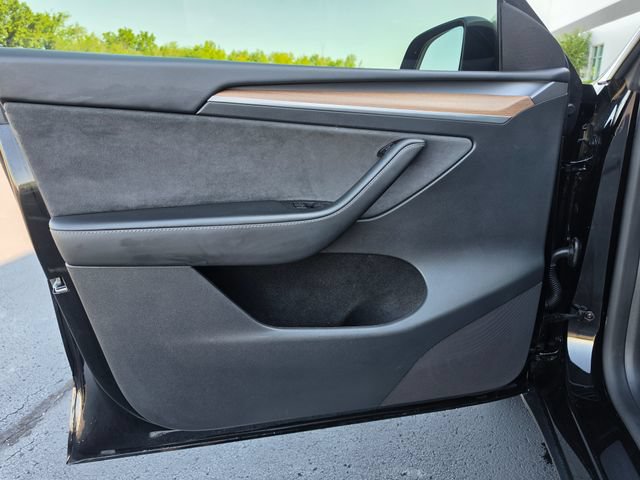 Used 2025 Tesla Model Y Long Range AWD/4WD image 20