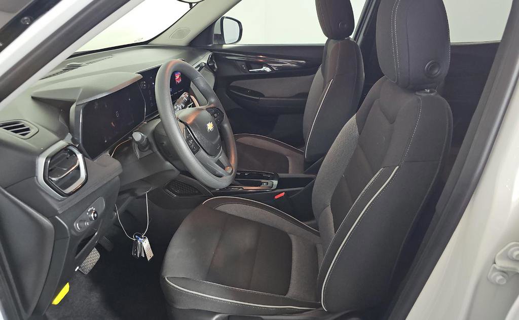 Used 2024 Chevrolet TrailBlazer LT image 7