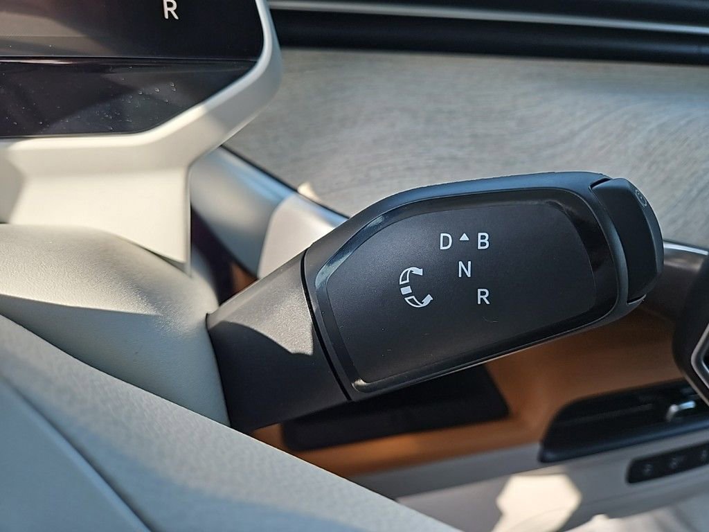 New 2025 Volkswagen ID. Buzz 1st Edition AWD/4WD image 22