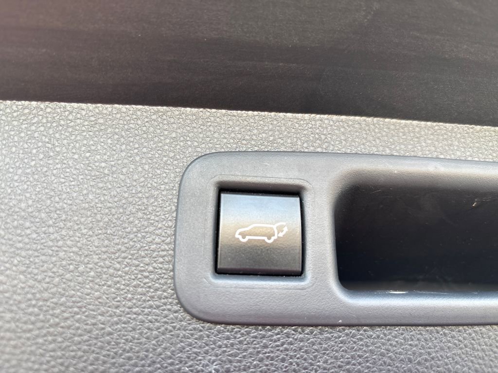 Used 2022 Toyota Highlander XLE image 51