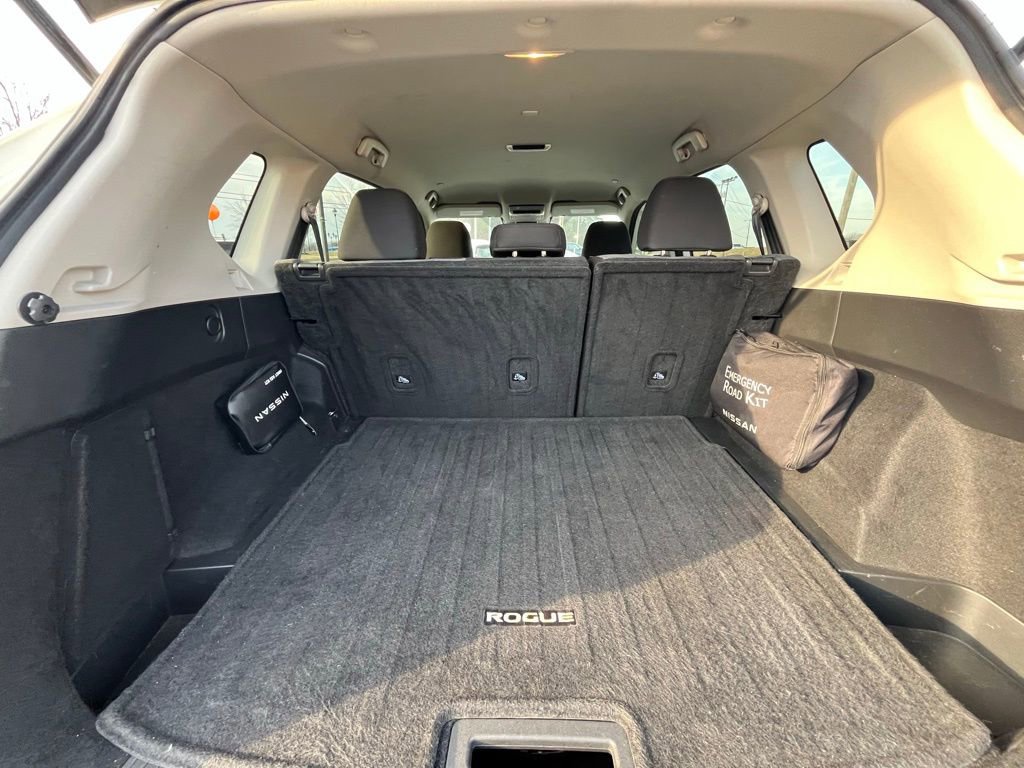 Used 2022 Nissan Rogue SV image 21