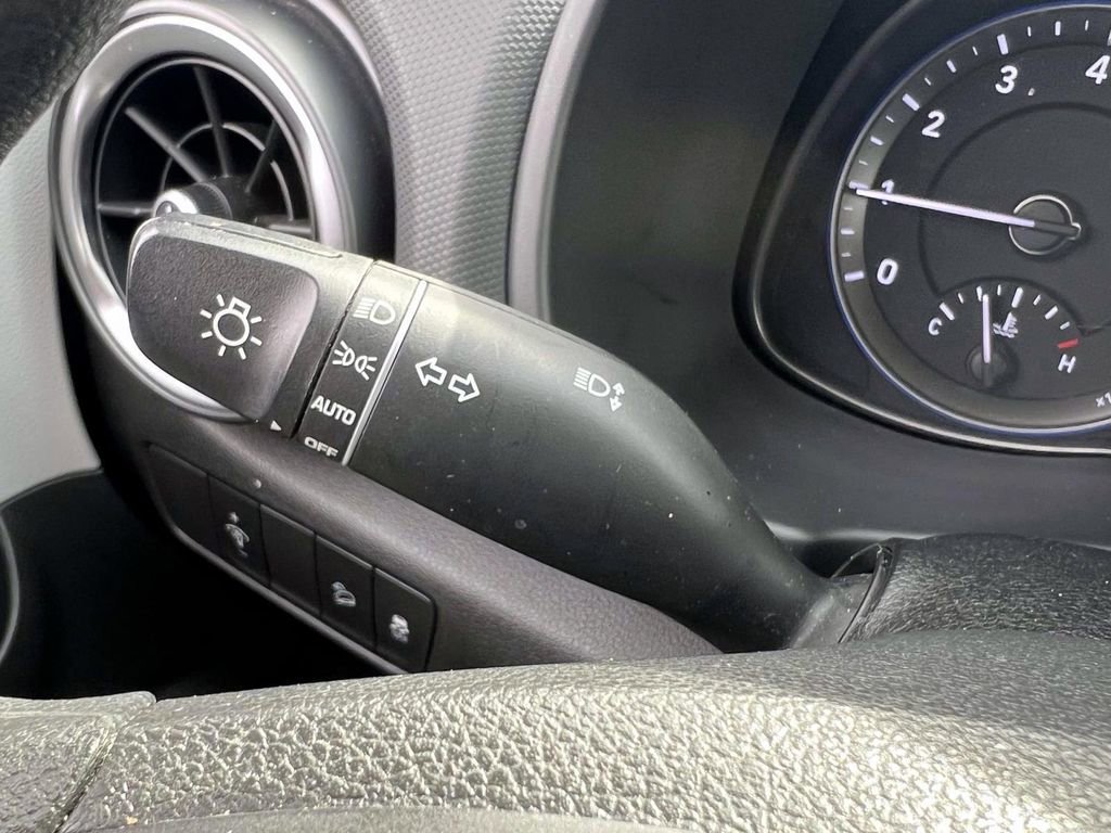 Used 2023 Hyundai Kona SEL w/ Cargo Package AWD/4WD image 29