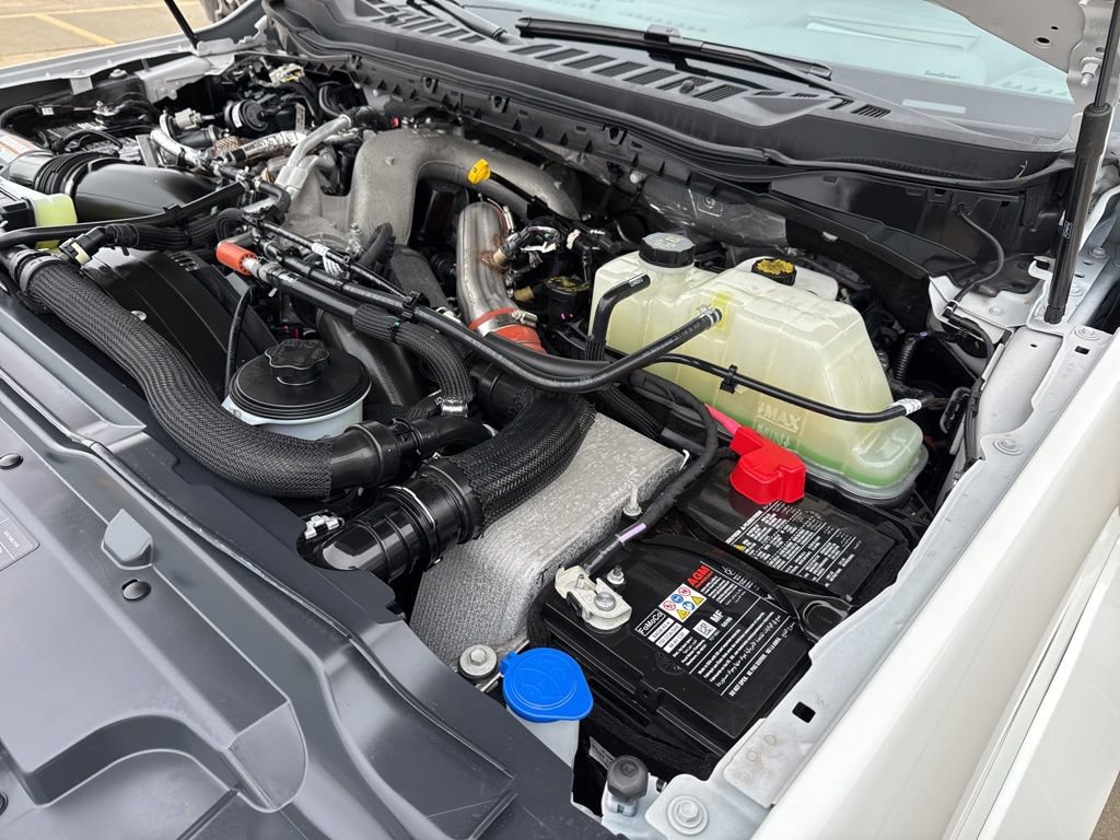 Used 2025 Ford F450 Platinum w/ FX4 Off-Road Package image 34