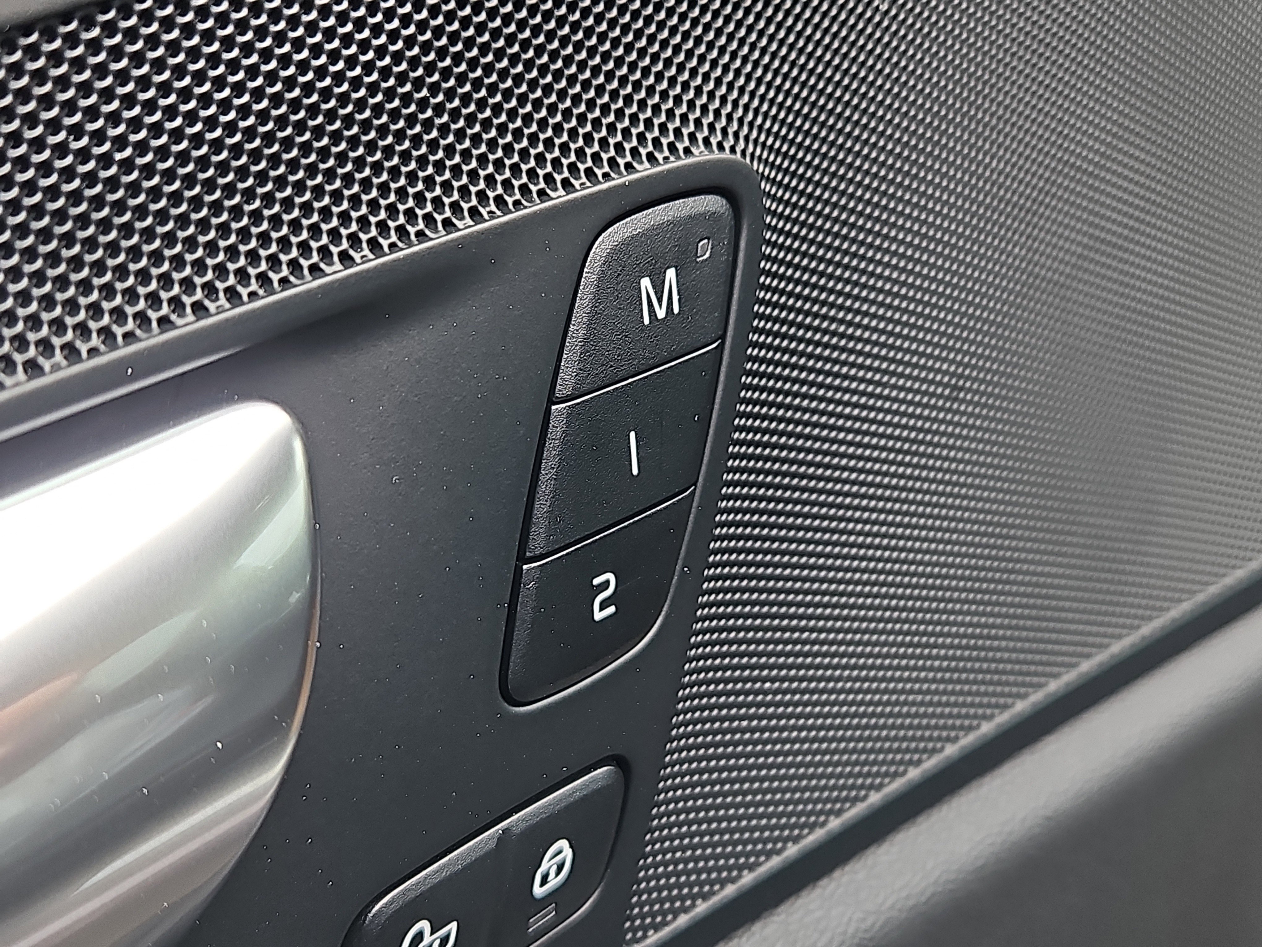 New 2026 Volvo XC60 B5 Core w/ Protection Package Premier image 9