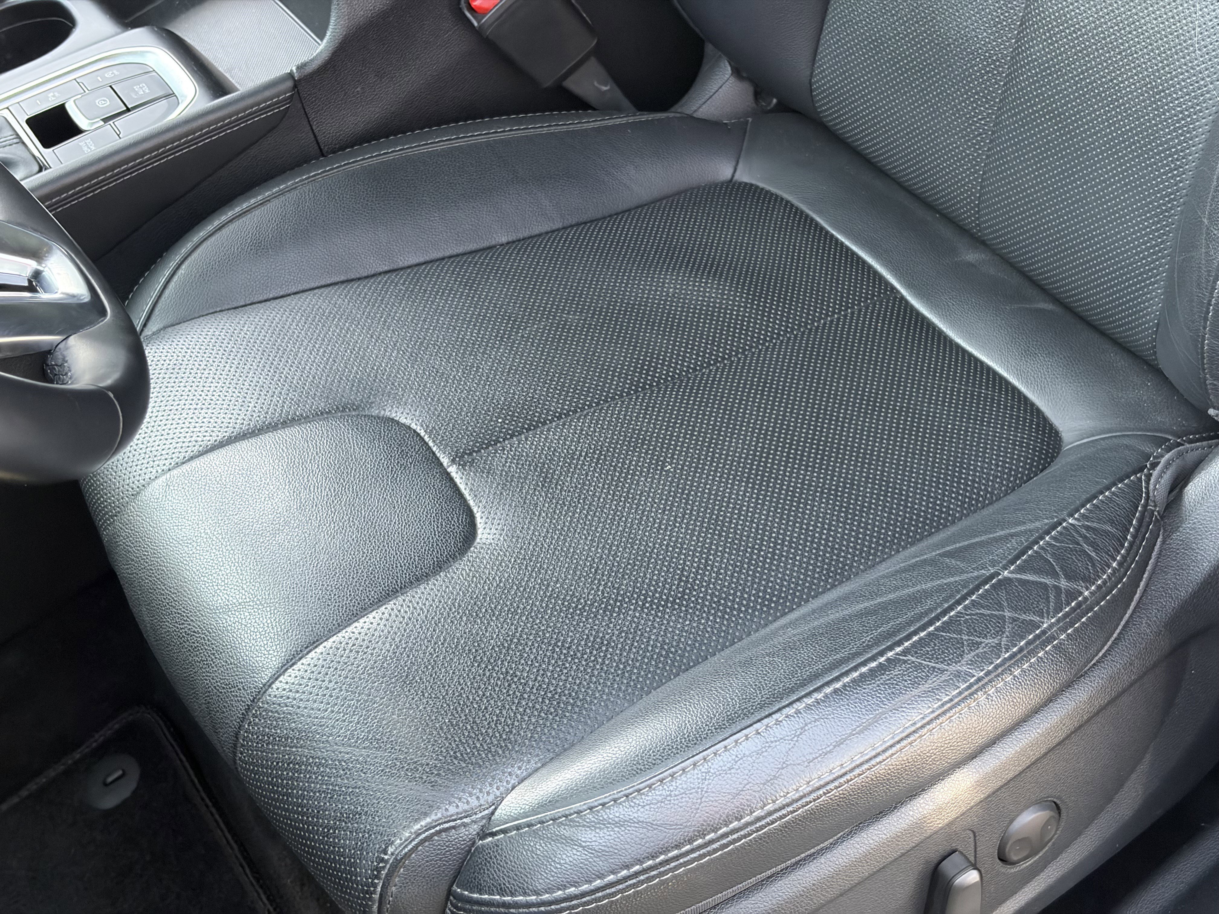 Used 2019 Hyundai Santa Fe Limited FWD image 23