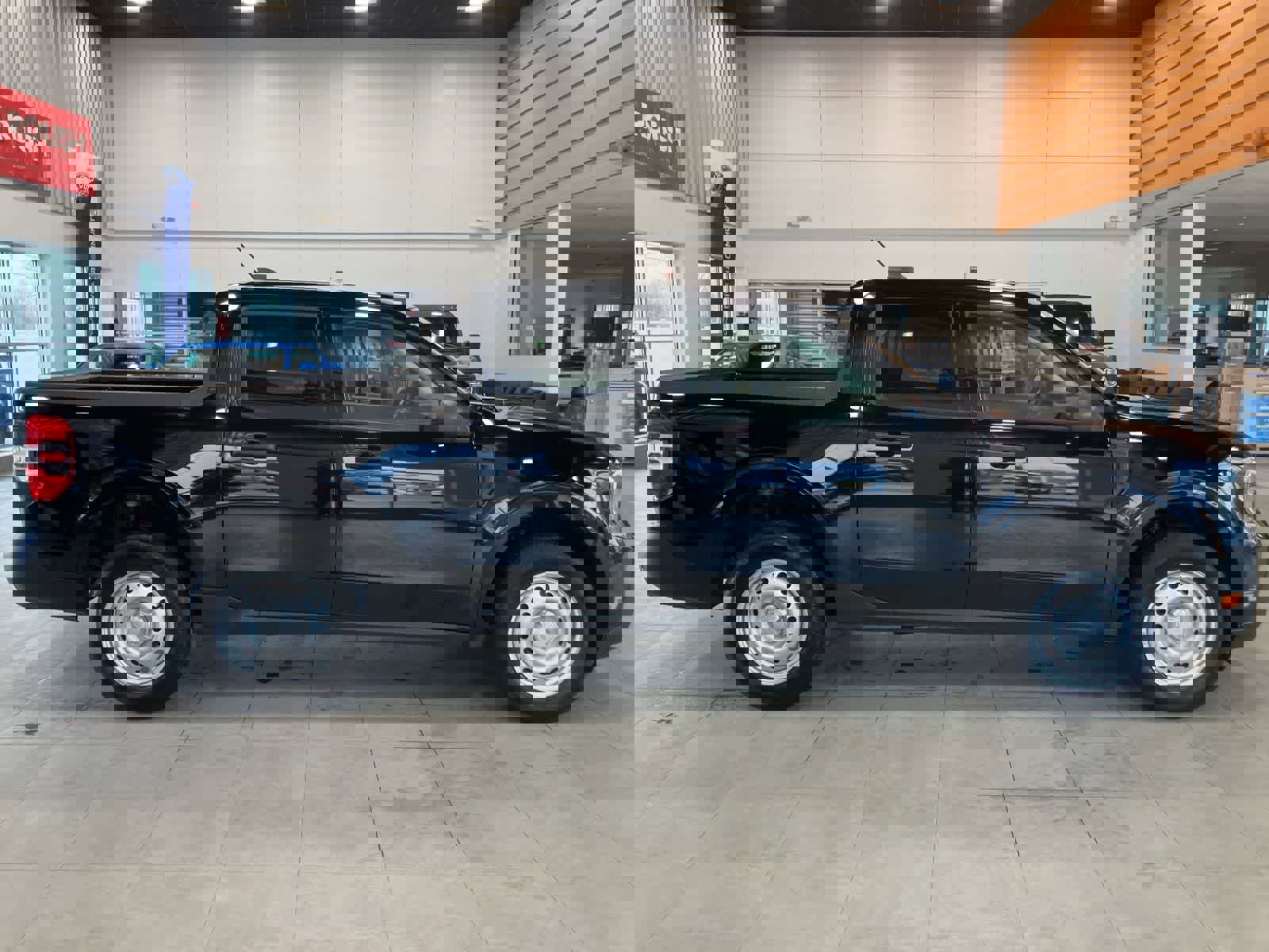 Used 2025 Ford Maverick XL w/ 4K Tow Package image 4