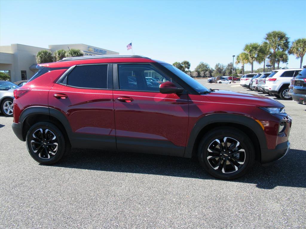 Used 2023 Chevrolet TrailBlazer LT image 2