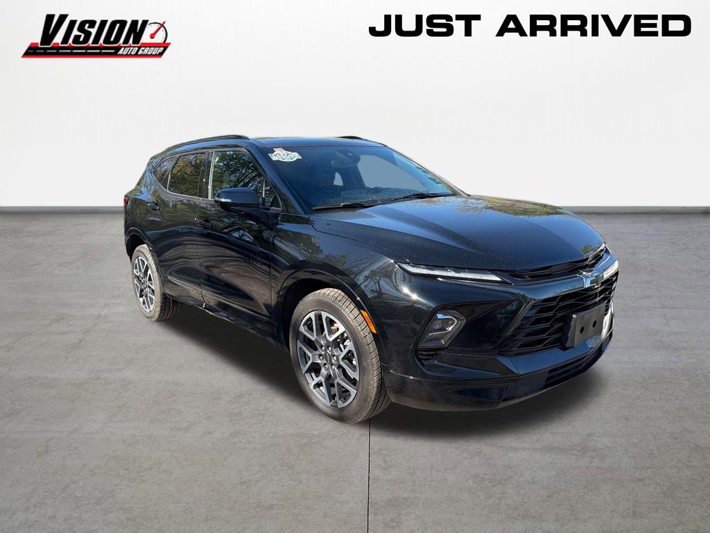 Used 2023 Chevrolet Blazer RS w/ Enhanced Convenience Package AWD/4WD image 3