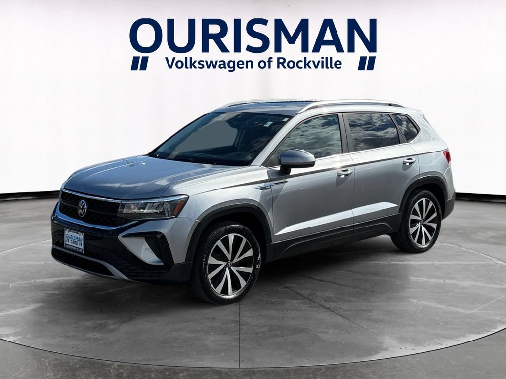 Used 2023 Volkswagen Taos SE AWD/4WD image 2