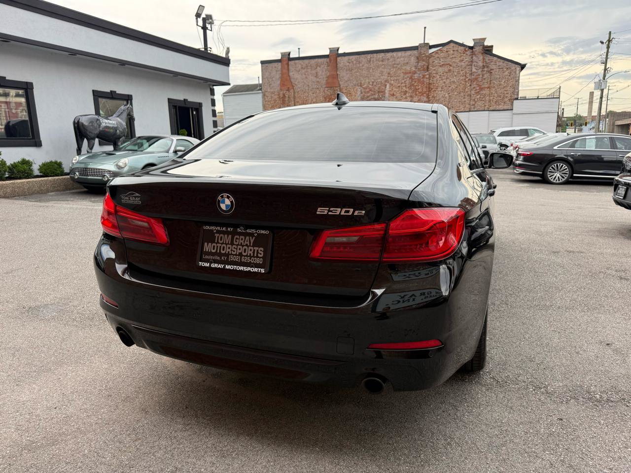 Used 2019 BMW 530e w/ Convenience Package RWD image 3