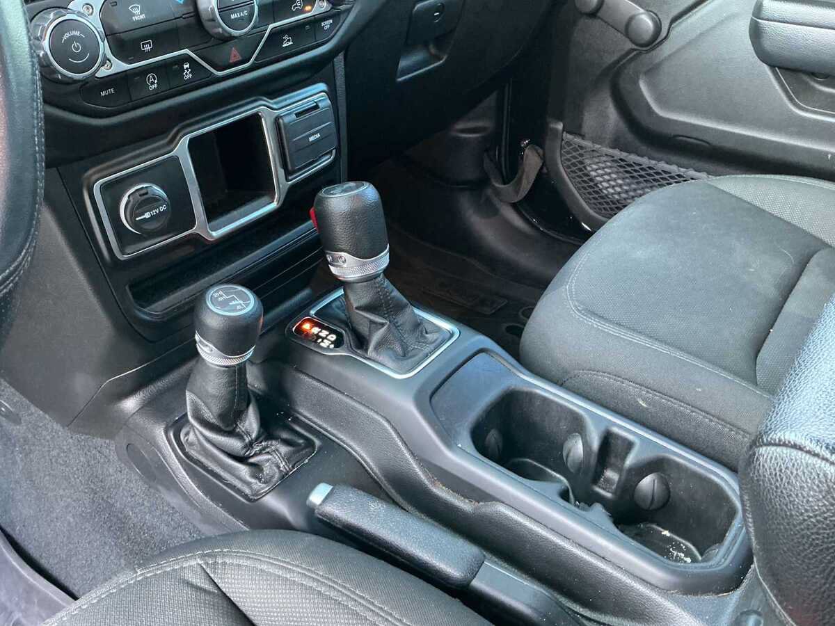 Used 2022 Jeep Wrangler Sport AWD/4WD image 20