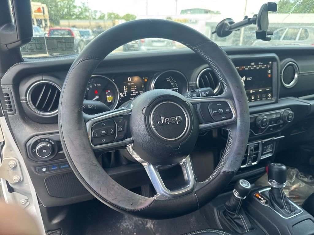 Used 2023 Jeep Wrangler Unlimited Sahara w/ Cold Weather Group AWD/4WD image 11