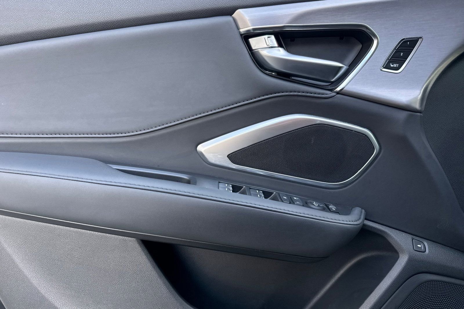 Used 2024 Acura RDX SH-AWD image 12