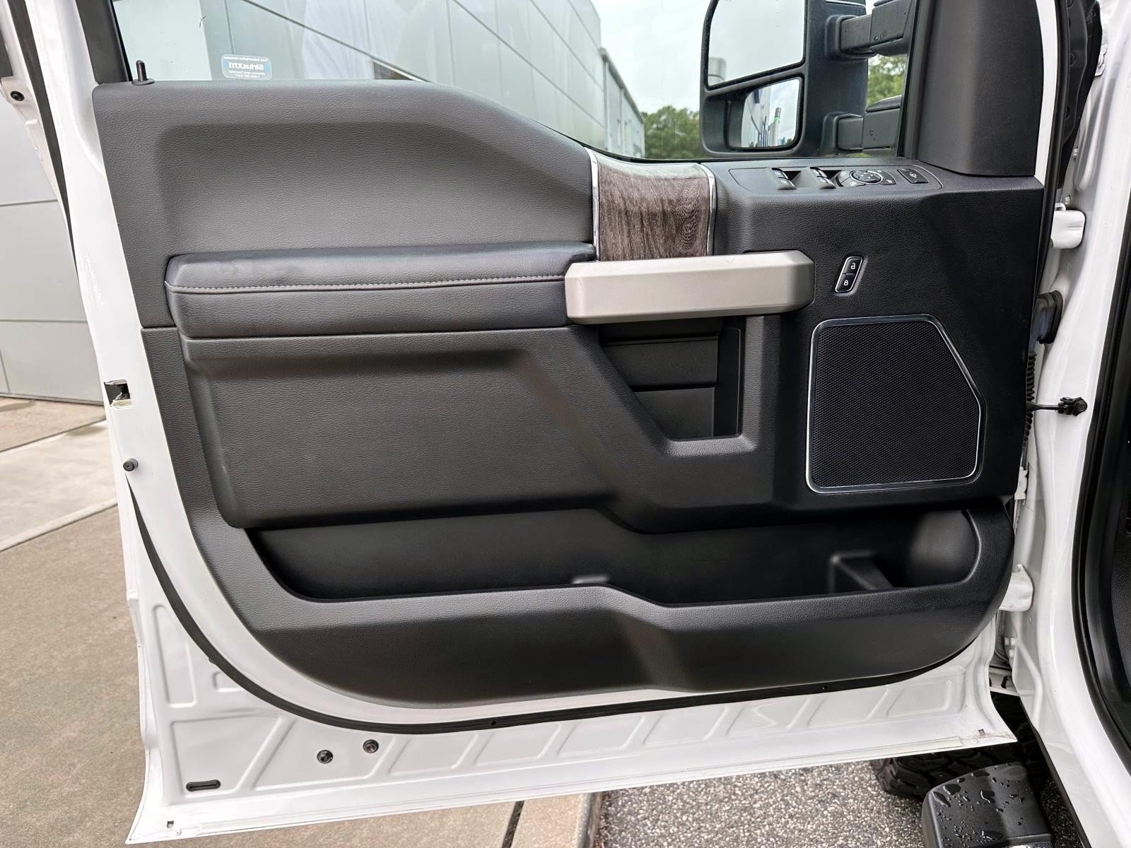 Used 2017 Ford F250 Lariat w/ Chrome Package AWD/4WD image 8