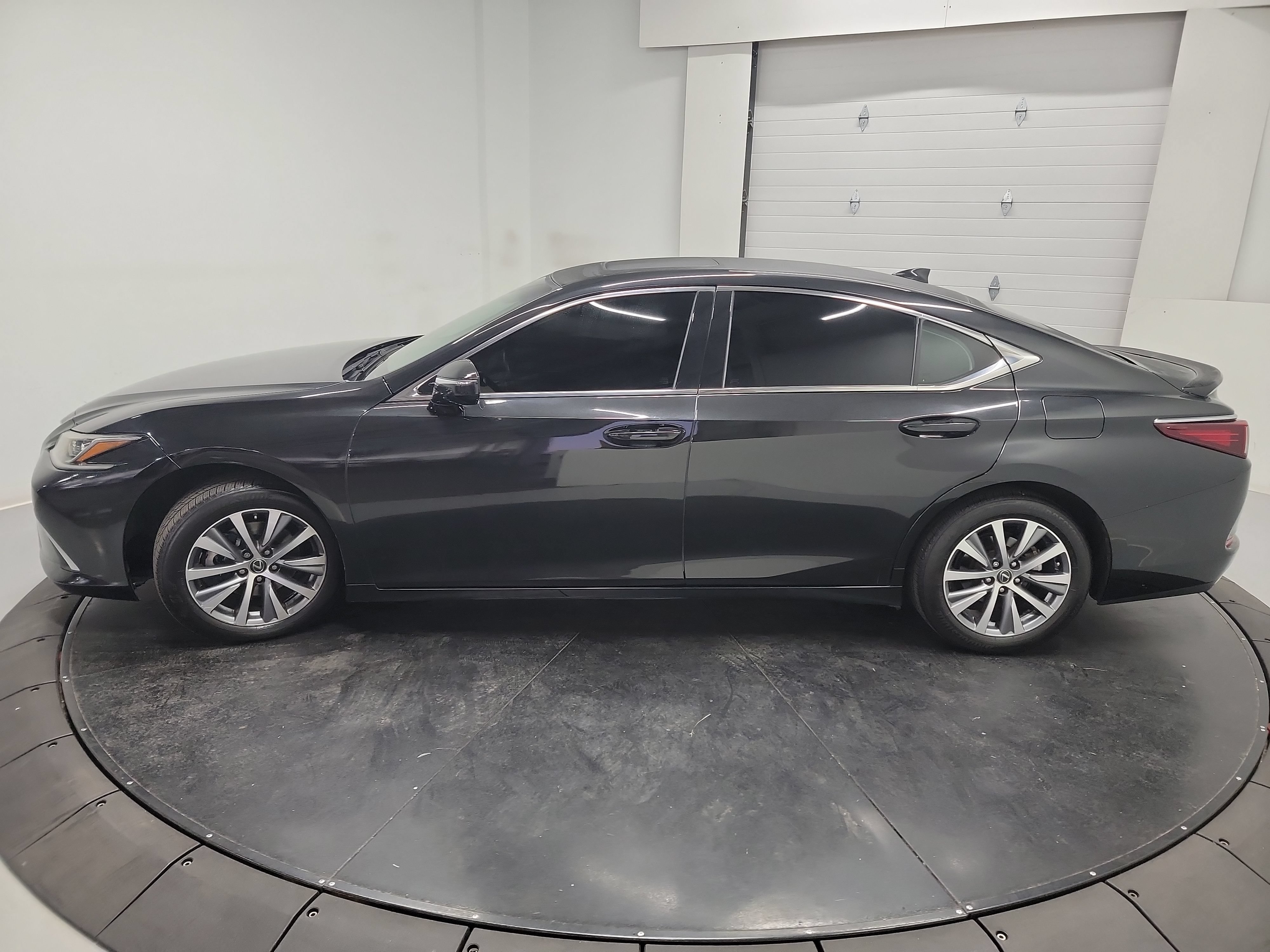 Used 2019 Lexus ES 350 w/ Premium Package FWD image 4
