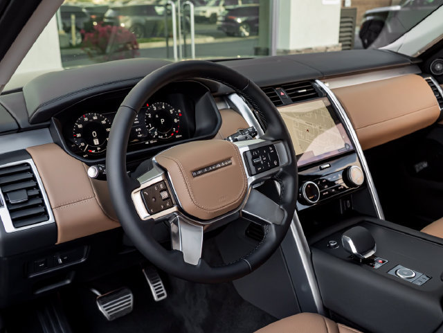 New 2026 Land Rover Discovery Limited Edition AWD/4WD image 16