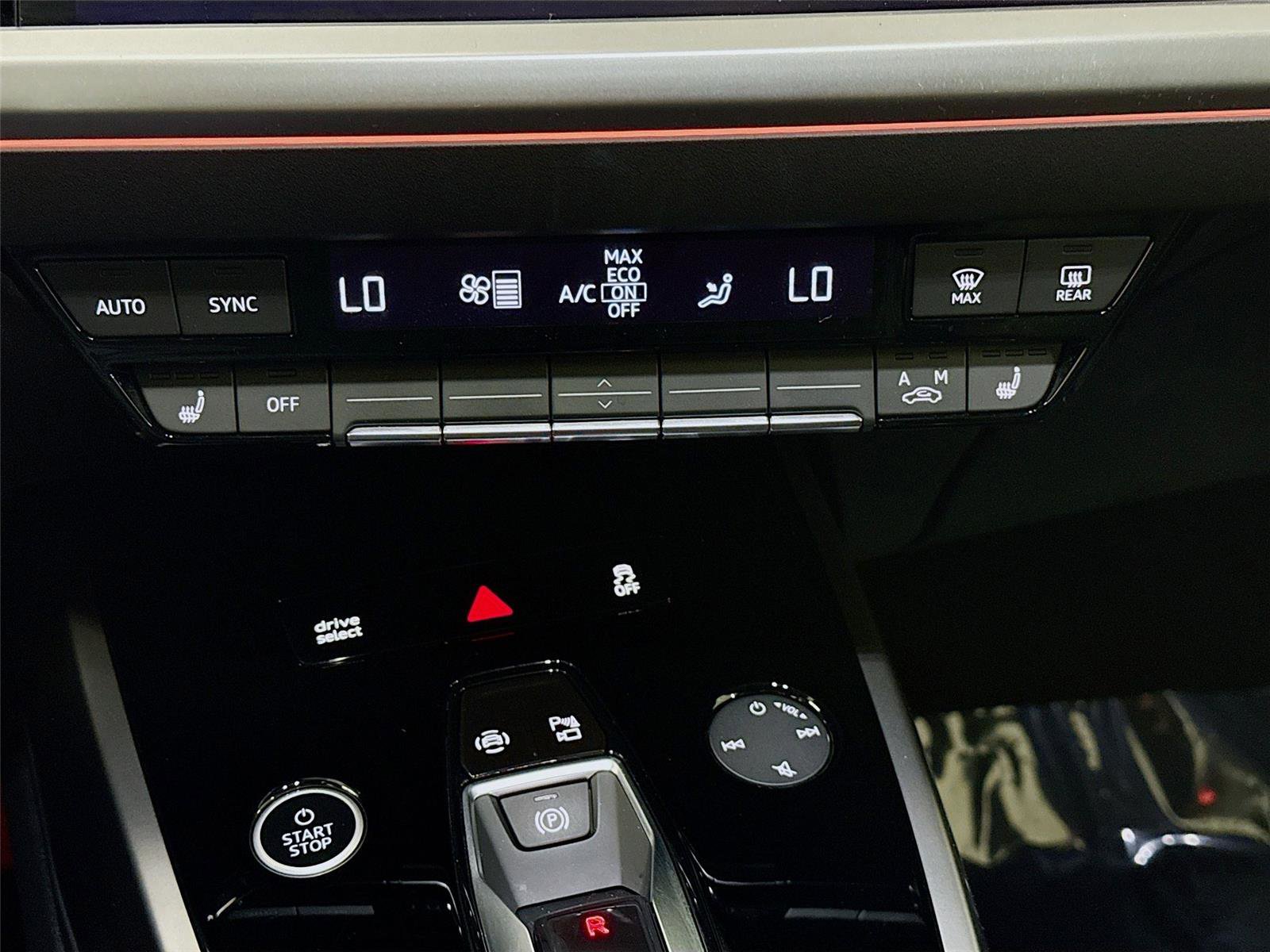 Used 2024 Audi Q4 e-tron Premium Plus w/ Premium Plus image 16