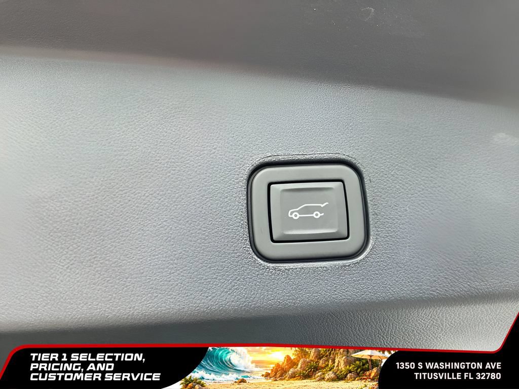 Used 2025 Cadillac Lyriq Luxury RWD image 19