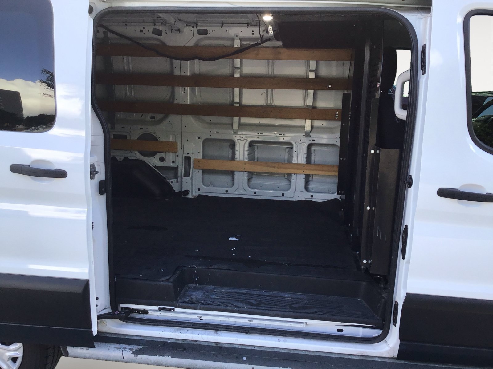 Used 2022 Ford Transit 250 Low Roof w/ Exterior Upgrade Package RWD image 21