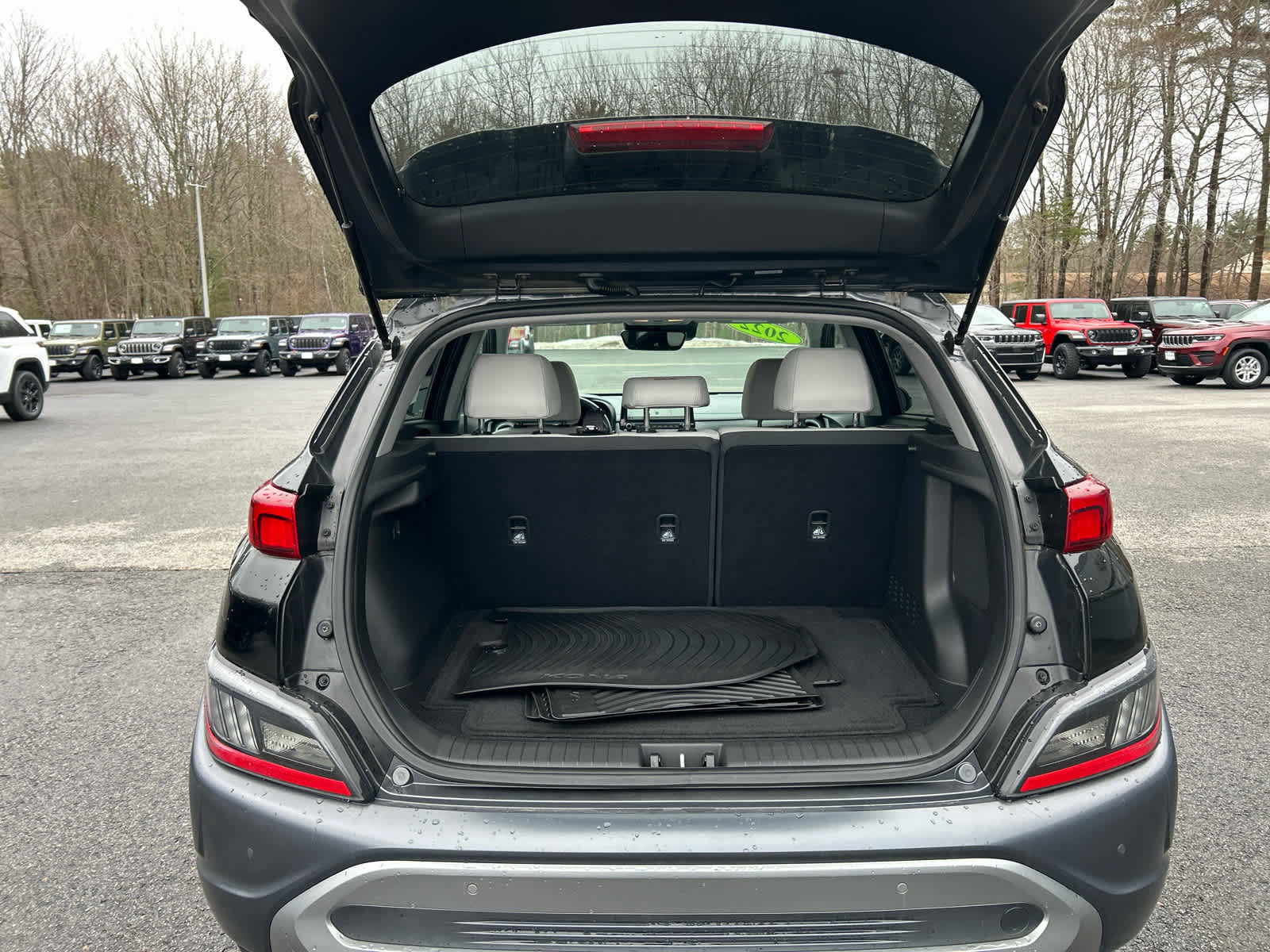 Used 2022 Hyundai Kona Limited image 32