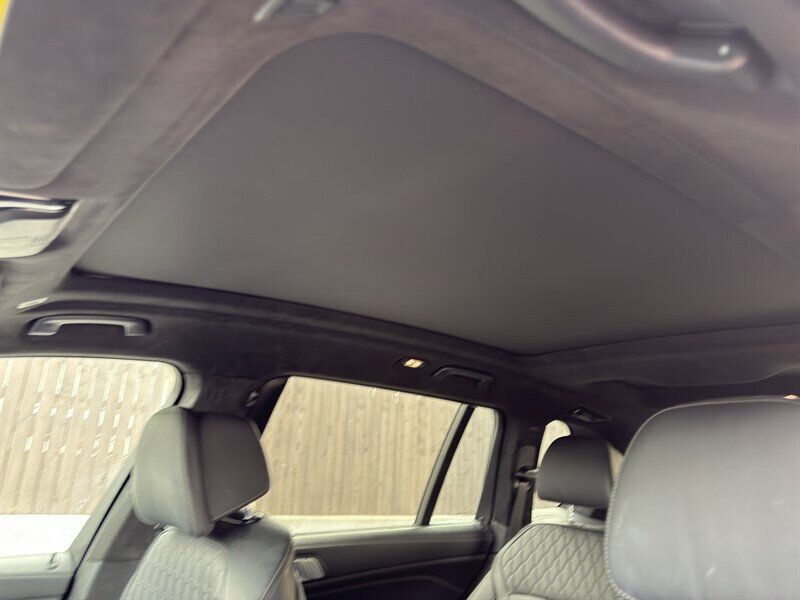 Used 2021 BMW X7 xDrive40i w/ M Sport Package AWD/4WD image 23