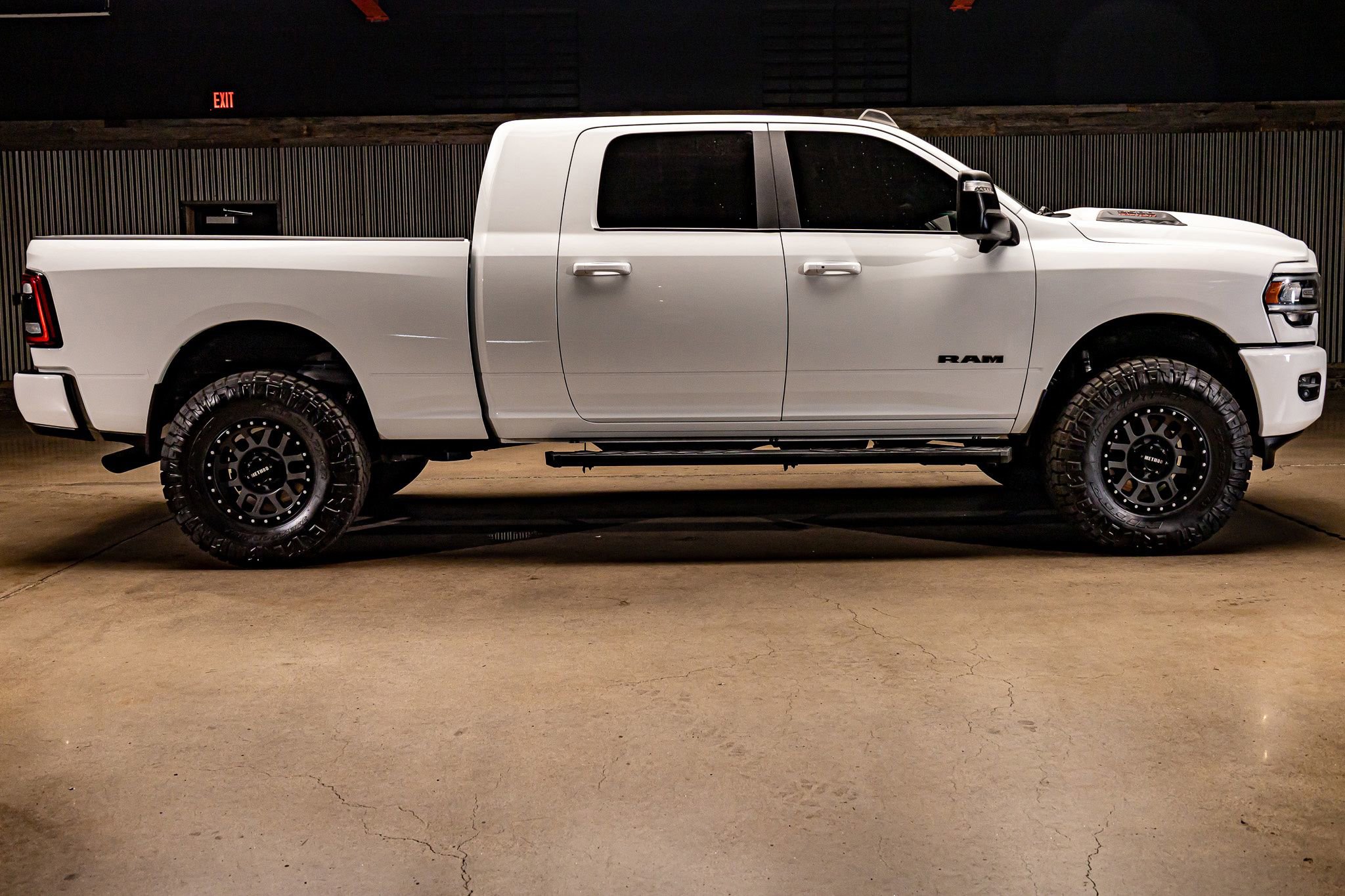 Used 2024 RAM 2500 Laramie w/ Night Edition image 11