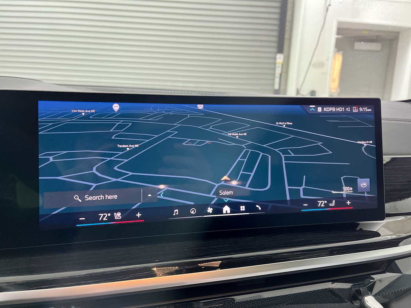 Used 2025 BMW X6 xDrive40i w/ Climate Comfort Package image 20