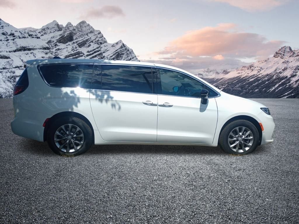 New 2026 Chrysler Pacifica Select image 4