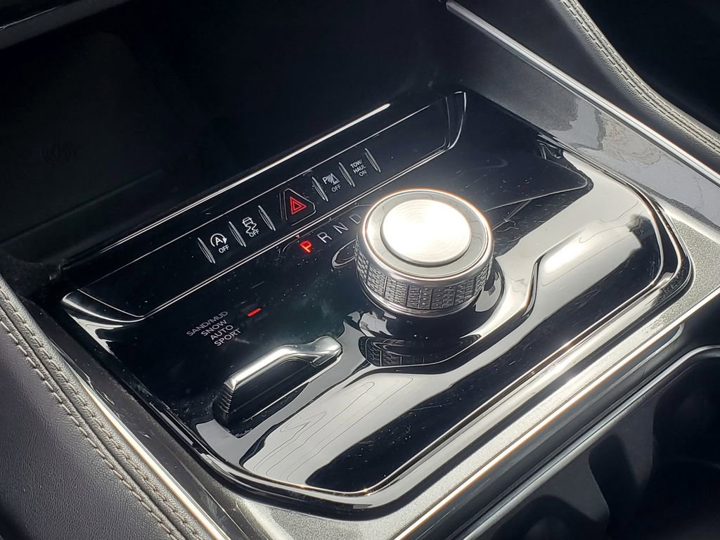 Used 2024 Jeep Wagoneer 4WD image 29