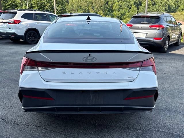 Used 2025 Hyundai Elantra SEL FWD image 4