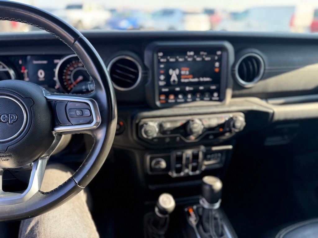 Used 2022 Jeep Gladiator Overland w/ Popular Equipment Package AWD/4WD image 8