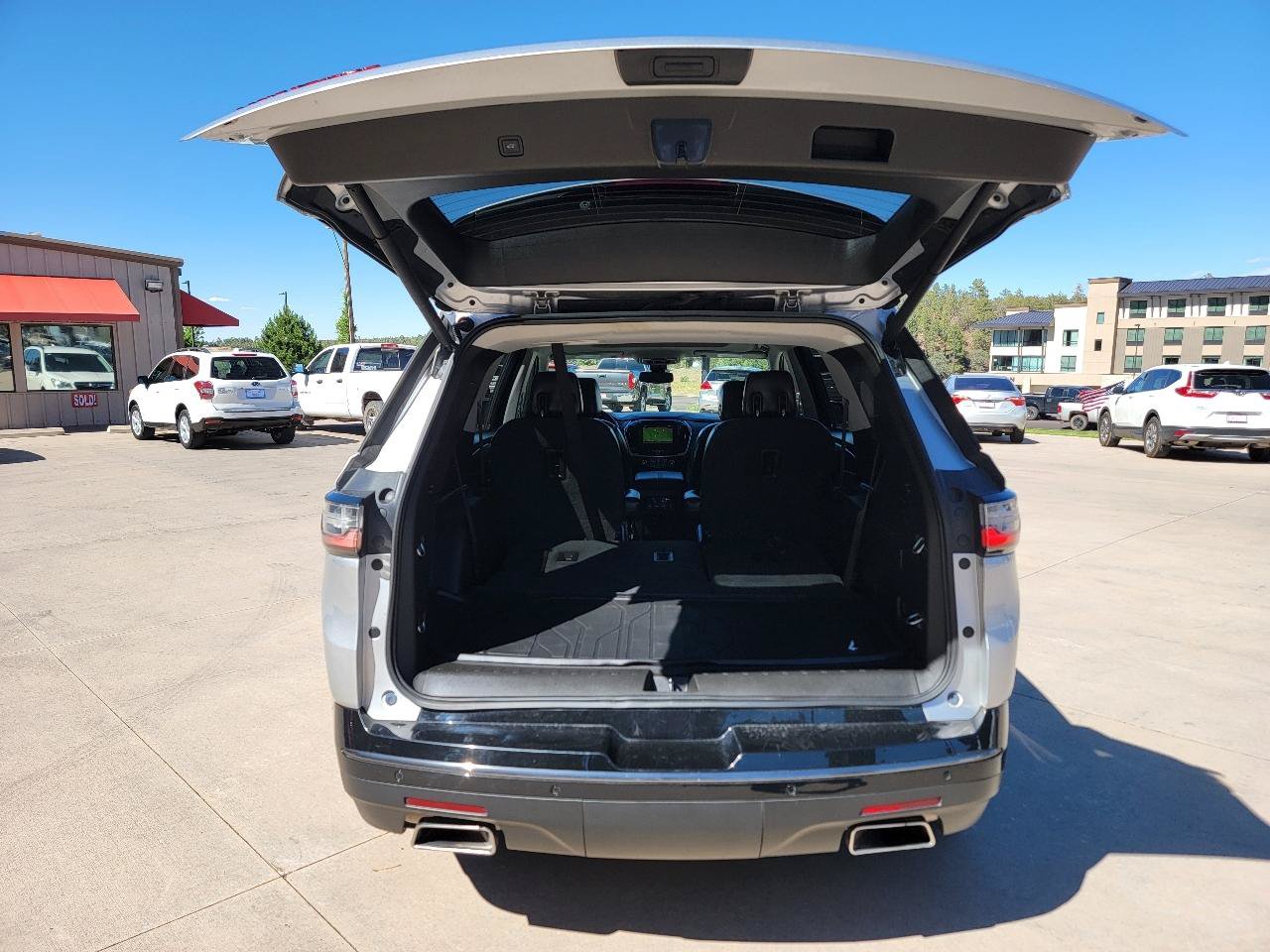 Used 2018 Chevrolet Traverse Premier w/ Redline Edition FWD image 6