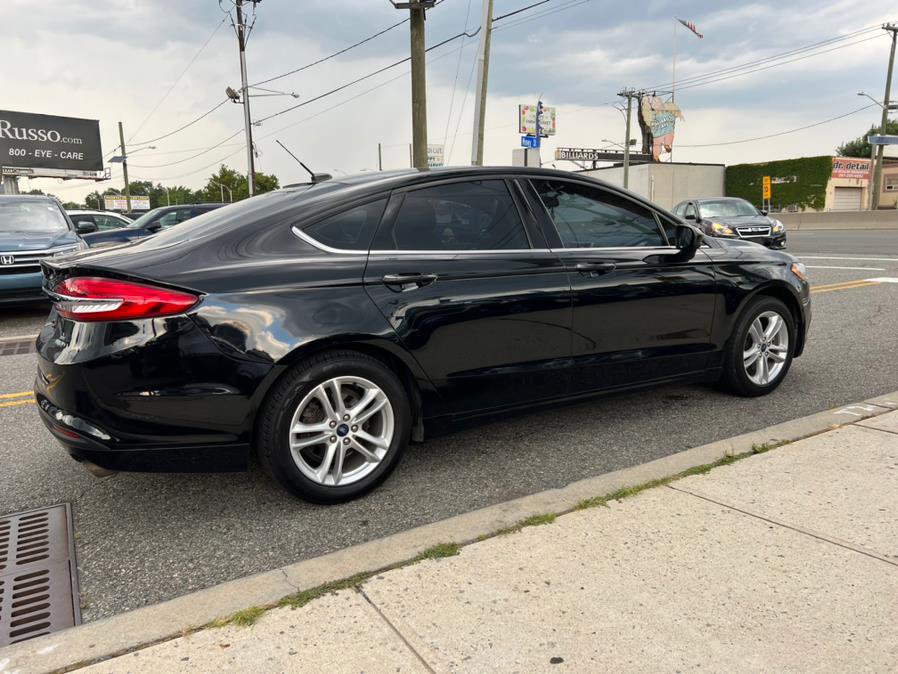 Used 2018 Ford Fusion SE w/ Fusion SE Technology Package image 4