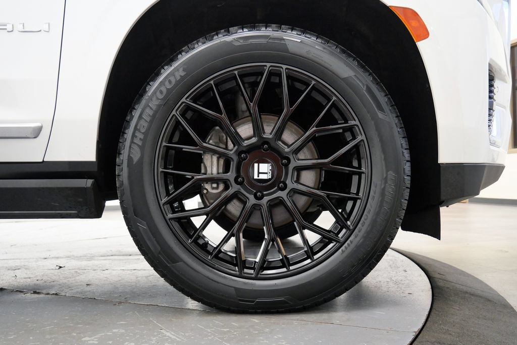 Used 2023 GMC Yukon XL Denali AWD/4WD image 37