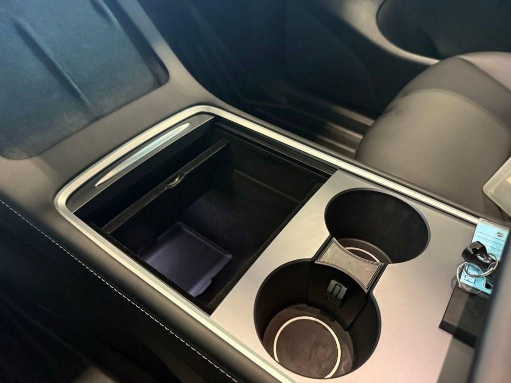 Used 2021 Tesla Model Y Long Range image 12