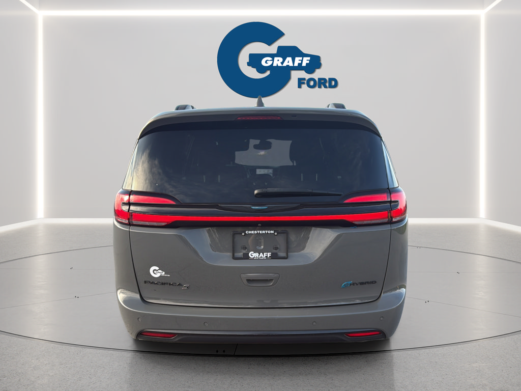 Used 2021 Chrysler Pacifica Touring w/ Uconnect Theater Family Group FWD image 9