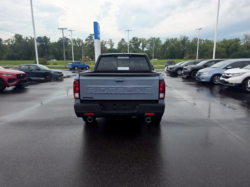 New 2026 Honda Ridgeline Black Edition image 4