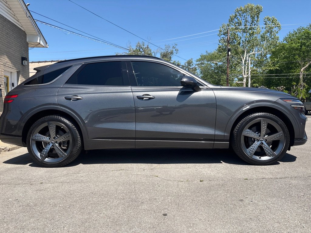 Used 2022 Genesis GV70 3.5T Sport w/ Sport Prestige Package AWD/4WD image 9