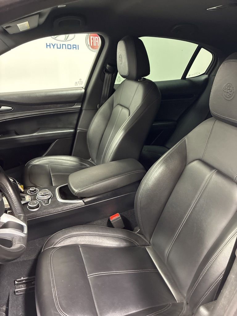 Used 2022 Alfa Romeo Stelvio Sprint image 11