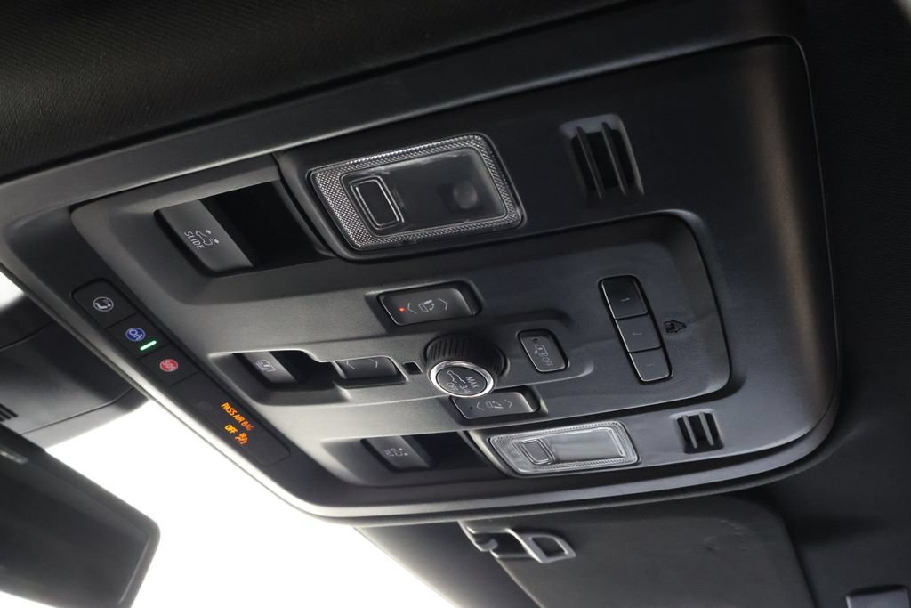 Used 2021 GMC Yukon XL Denali w/ LPO, Illumination Package AWD/4WD image 31