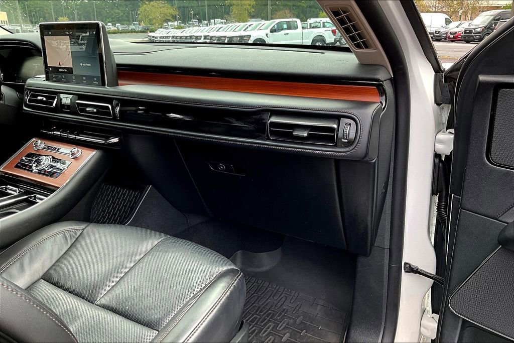 Used 2020 Lincoln Aviator Reserve w/ Class IV Trailer Tow Package image 16