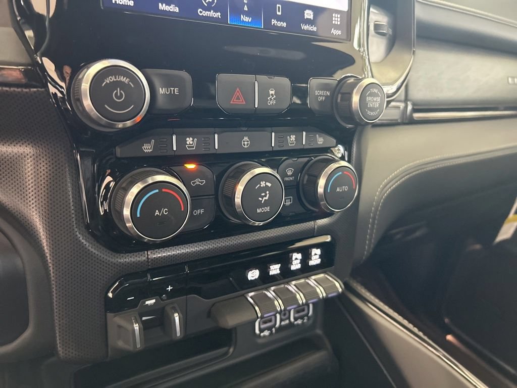 Used 2023 RAM 2500 Limited AWD/4WD image 53