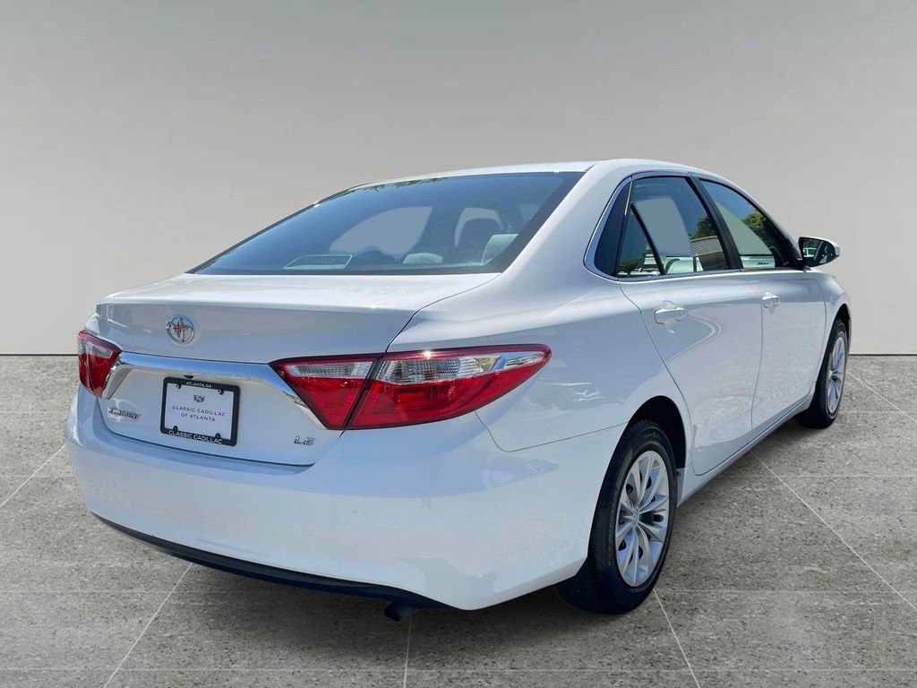 Used 2016 Toyota Camry LE image 5