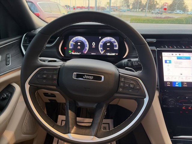 Used 2024 Jeep Grand Cherokee L Limited w/ Luxury Tech Group II image 15