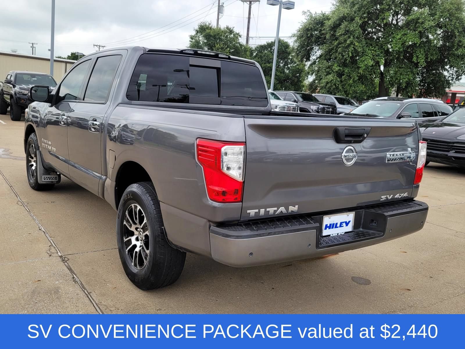 Used 2020 Nissan Titan SV w/ SV Convenience Package AWD/4WD video 3
