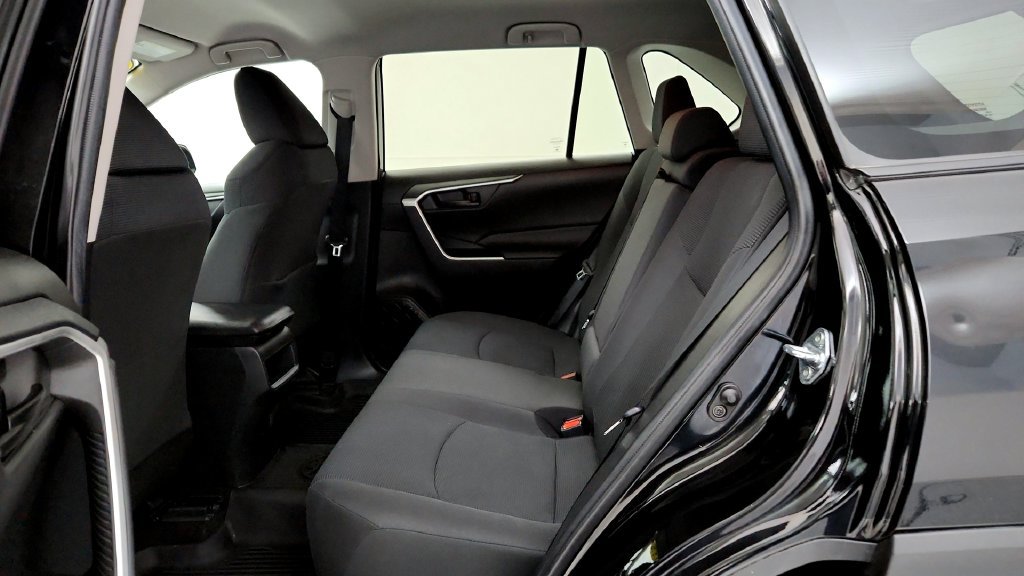Certified 2021 Toyota RAV4 LE AWD/4WD image 21