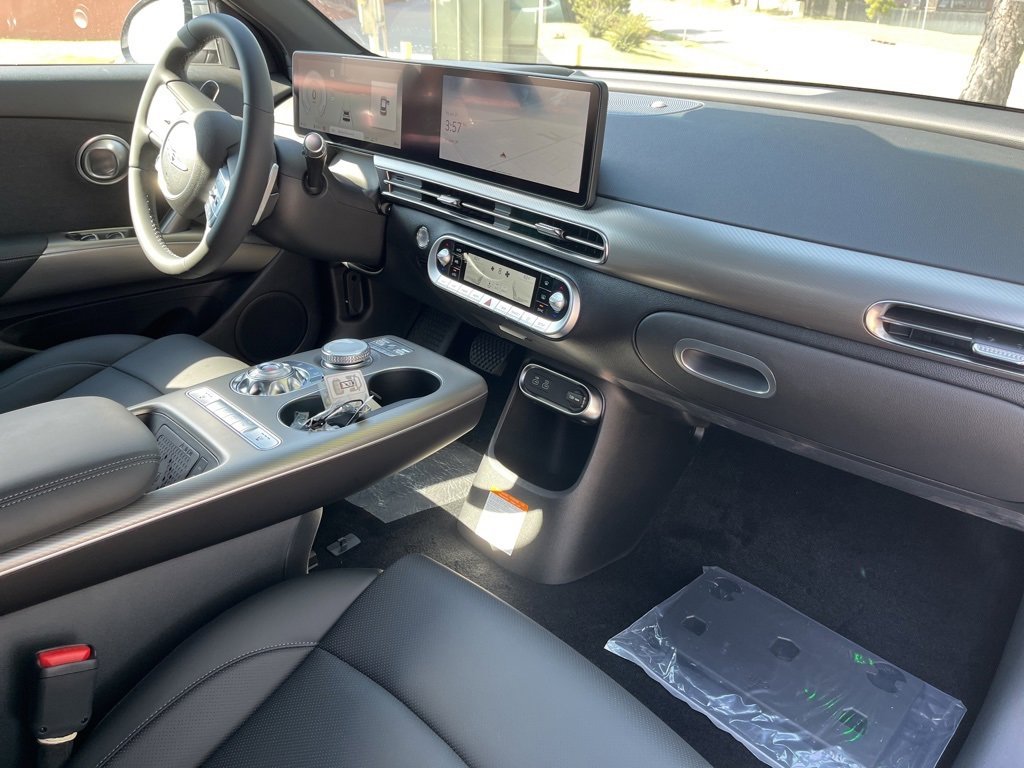 New 2024 Genesis GV60 RWD image 13