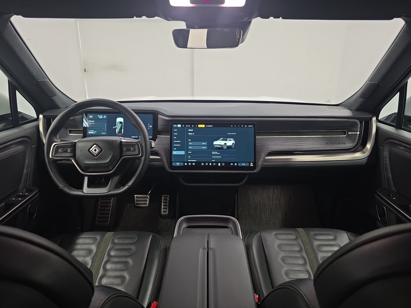 Used 2024 Rivian R1S Adventure AWD/4WD image 27