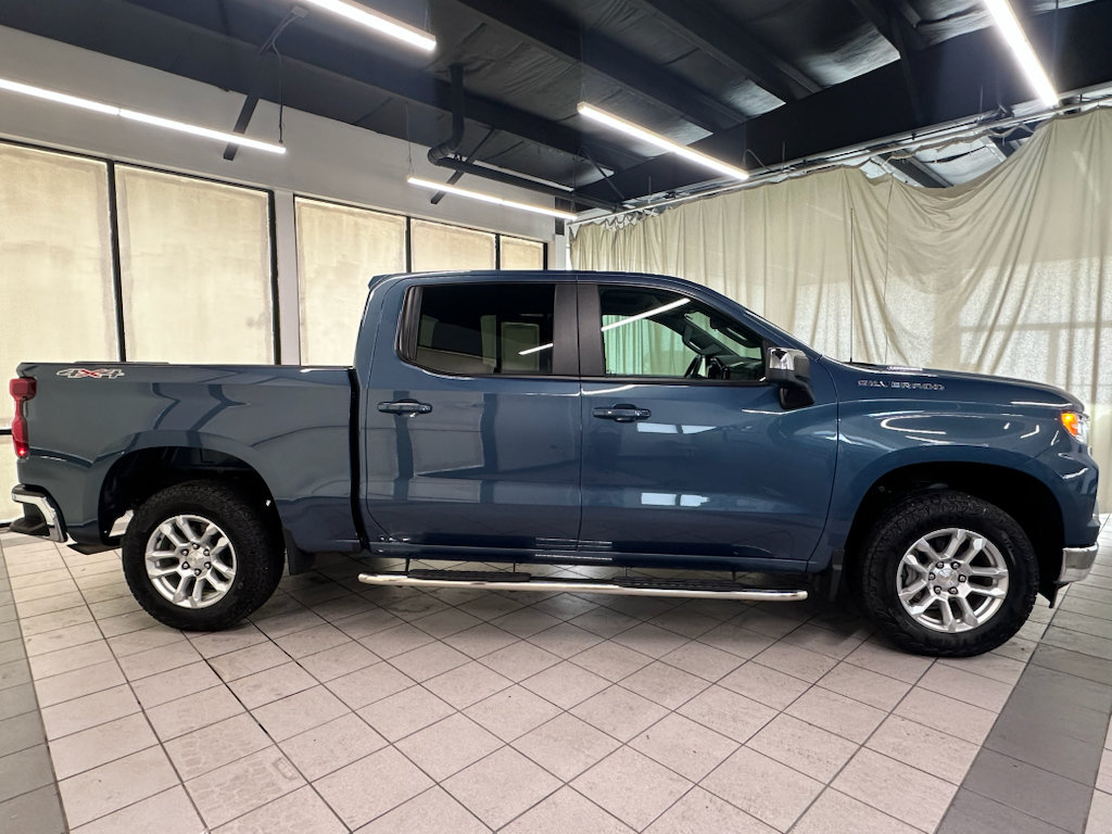 Certified 2024 Chevrolet Silverado 1500 LT AWD/4WD image 3