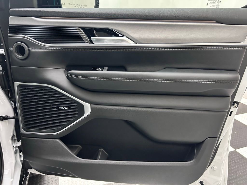 New 2026 Jeep Grand Wagoneer 4WD image 18